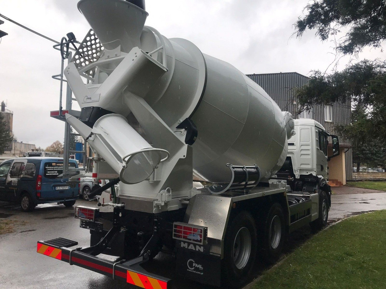 MAN TGS 33.400 6x4 EURO2 FML 9 M3 - Truk pengaduk beton: gambar 5 MAN TGS 33.400 6x4 EURO2 FML 9 M3 - Truk pengaduk beton: gambar 5