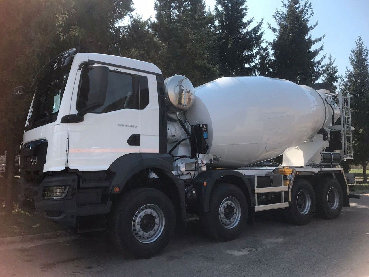 MAN TGS 41.400 EURO 2 FML 10 M3 - Truk pengaduk beton: gambar 3 MAN TGS 41.400 EURO 2 FML 10 M3 - Truk pengaduk beton: gambar 3
