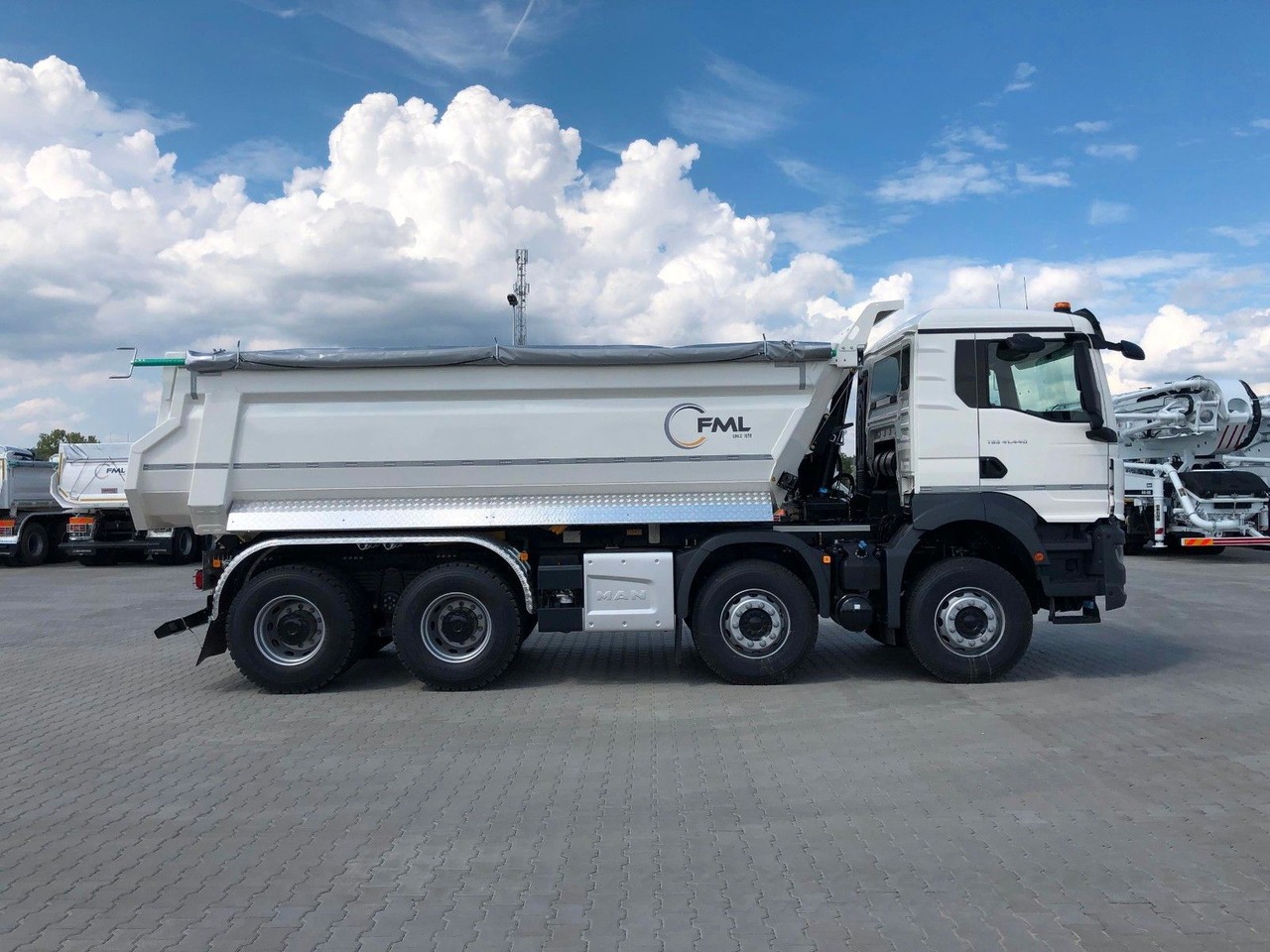 MAN TGS 41.520 GSR 8x4/8x6/8x8 FML KIPPER - Truk jungkit: gambar 3 MAN TGS 41.520 GSR 8x4/8x6/8x8 FML KIPPER - Truk jungkit: gambar 3