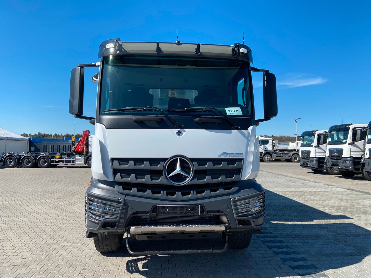 Mercedes-Benz Arocs 4542 8x4 AUTOMAT EURO 3 FML KIPPER - Truk jungkit: gambar 3 Mercedes-Benz Arocs 4542 8x4 AUTOMAT EURO 3 FML KIPPER - Truk jungkit: gambar 3