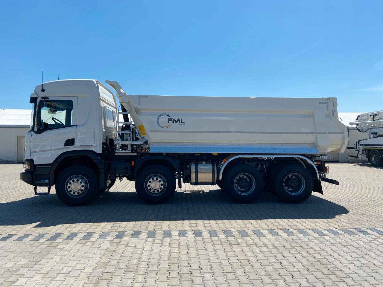 Scania P420 8x4 FML KIPPER - Truk jungkit: gambar 4 Scania P420 8x4 FML KIPPER - Truk jungkit: gambar 4