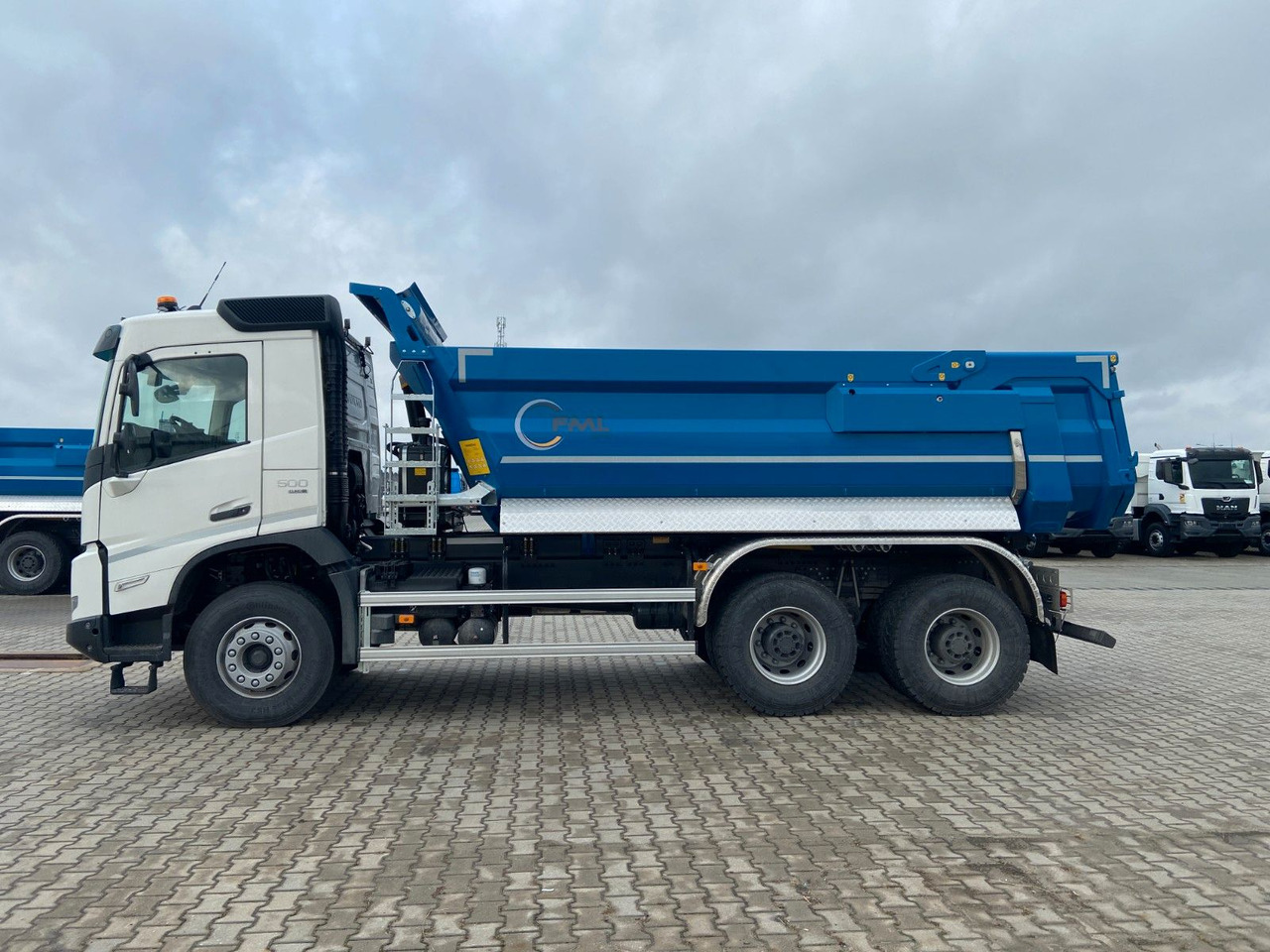 Volvo FMX 430 6X4 KIPPER - Truk jungkit: gambar 4 Volvo FMX 430 6X4 KIPPER - Truk jungkit: gambar 4