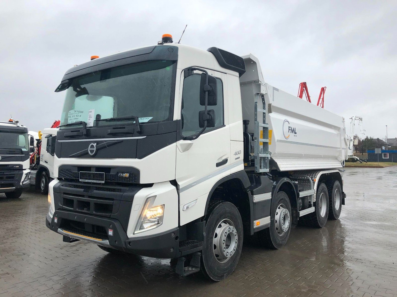 Volvo FMX 460 8x4 FML KIPPER - Truk jungkit: gambar 2 Volvo FMX 460 8x4 FML KIPPER - Truk jungkit: gambar 2