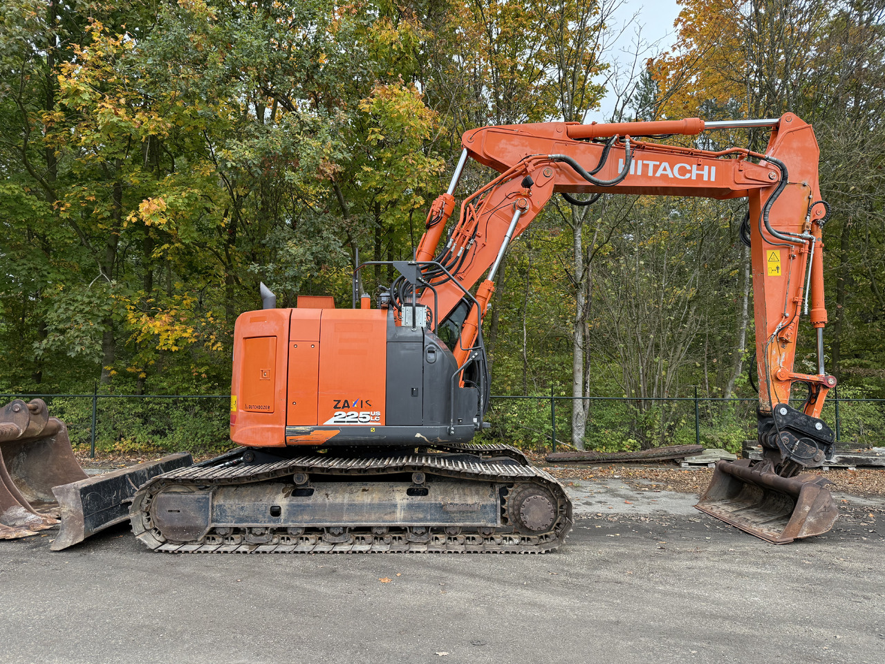 Hitachi ZX225USLC-6 - Ekskavator perayap: gambar 5 Hitachi ZX225USLC-6 - Ekskavator perayap: gambar 5