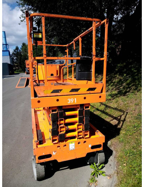 Haulotte Compact 14 - Scissor lifts: gambar 2 Haulotte Compact 14 - Scissor lifts: gambar 2