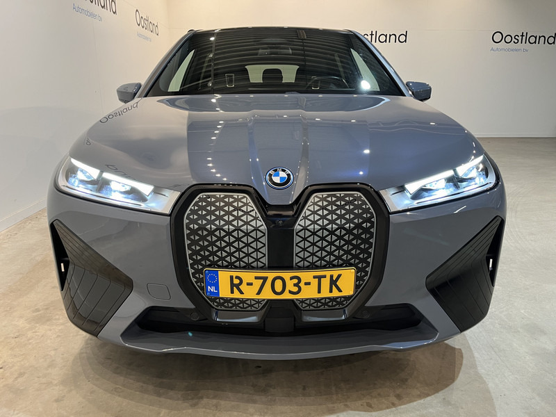 BMW iX xDrive40 High Executive 77 kWh / Luchtvering / Pano / Harman Kardon / Trekhaak / Sportpakket / 27.750 KM !! - Mobil SUV: gambar 5 BMW iX xDrive40 High Executive 77 kWh / Luchtvering / Pano / Harman Kardon / Trekhaak / Sportpakket / 27.750 KM !! - Mobil SUV: gambar 5