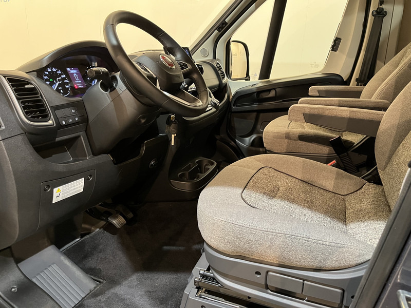 Carthago MALIBU VAN 640 LE GT Skyview 160 PK Automaat / Dakairco / Compleet Als Nieuw ! / 17.200 KM !! - Mobil kemping: gambar 4 Carthago MALIBU VAN 640 LE GT Skyview 160 PK Automaat / Dakairco / Compleet Als Nieuw ! / 17.200 KM !! - Mobil kemping: gambar 4
