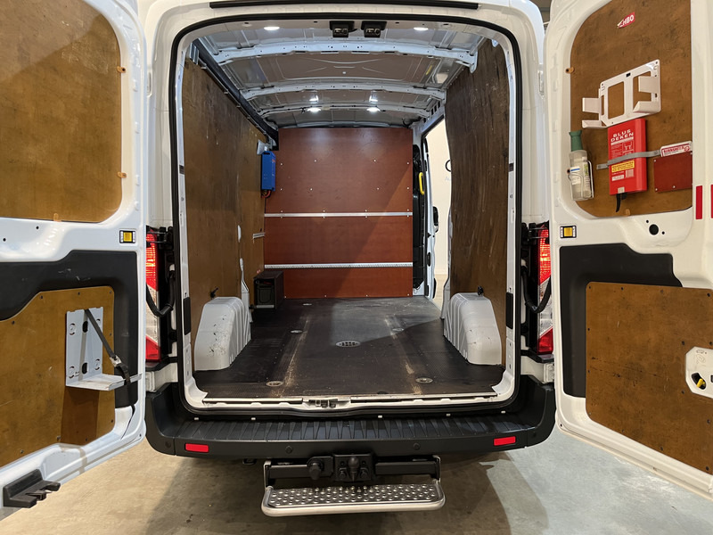 Ford Transit 350 2.0 TDCI L3H2 Trend 130 PK / Euro 6 / 220V / Airco / Cruise Control / Trekhaak / Camera - Van panel: gambar 5 Ford Transit 350 2.0 TDCI L3H2 Trend 130 PK / Euro 6 / 220V / Airco / Cruise Control / Trekhaak / Camera - Van panel: gambar 5
