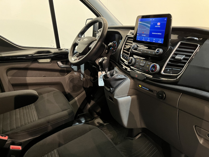 Ford Transit Custom 2.0 TDCI L2H1 Limited 130 PK / Euro 6 / Airco / Cruise Control / CarPlay / PDC / Navigatie / 3-Zits / 16.200 KM !! / BPM VRIJ !! - Van kecil: gambar 3 Ford Transit Custom 2.0 TDCI L2H1 Limited 130 PK / Euro 6 / Airco / Cruise Control / CarPlay / PDC / Navigatie / 3-Zits / 16.200 KM !! / BPM VRIJ !! - Van kecil: gambar 3