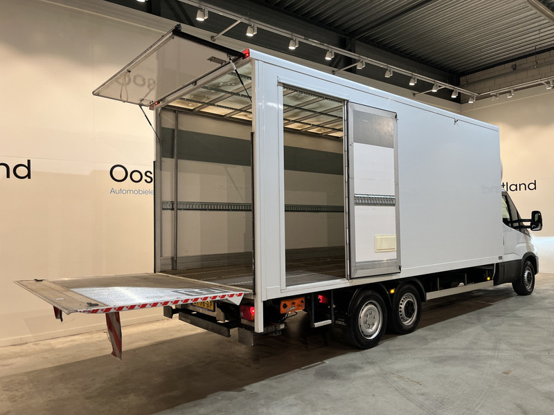 Iveco Daily 35S18 3.0 BE Clixtar Automaat Bakwagen met Laadklep / Laadvermogen 3.060 KG / Euro 6 / Luchtvering / Airco / Camera / CarPlay / Cruise Control / - Van box: gambar 2 Iveco Daily 35S18 3.0 BE Clixtar Automaat Bakwagen met Laadklep / Laadvermogen 3.060 KG / Euro 6 / Luchtvering / Airco / Camera / CarPlay / Cruise Control / - Van box: gambar 2