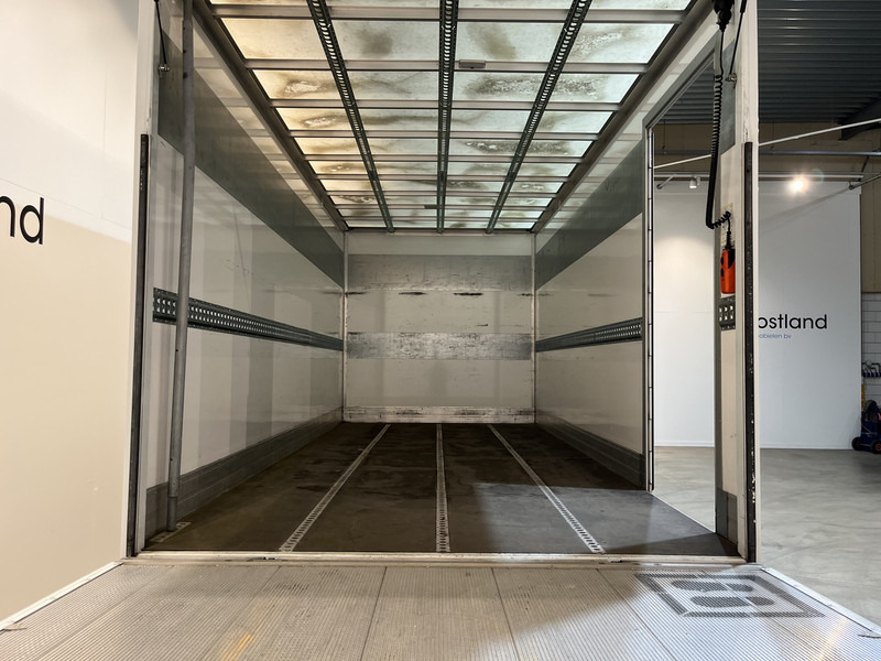 Iveco Daily 35S18 3.0 BE Clixtar Automaat Bakwagen met Laadklep / Laadvermogen 3.060 KG / Euro 6 / Luchtvering / Airco / Camera / CarPlay / Cruise Control / - Van box: gambar 5 Iveco Daily 35S18 3.0 BE Clixtar Automaat Bakwagen met Laadklep / Laadvermogen 3.060 KG / Euro 6 / Luchtvering / Airco / Camera / CarPlay / Cruise Control / - Van box: gambar 5