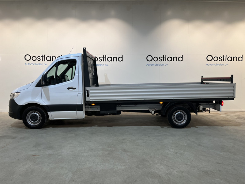 Mercedes-Benz Sprinter 315 CDI L3 RWD Open Laadbak / Euro 6 / Airco / MBUX / CarPlay / Navigatie / 3-Zits / 75.200 KM !! / BPM VRIJ !! - Van flatbed: gambar 4 Mercedes-Benz Sprinter 315 CDI L3 RWD Open Laadbak / Euro 6 / Airco / MBUX / CarPlay / Navigatie / 3-Zits / 75.200 KM !! / BPM VRIJ !! - Van flatbed: gambar 4