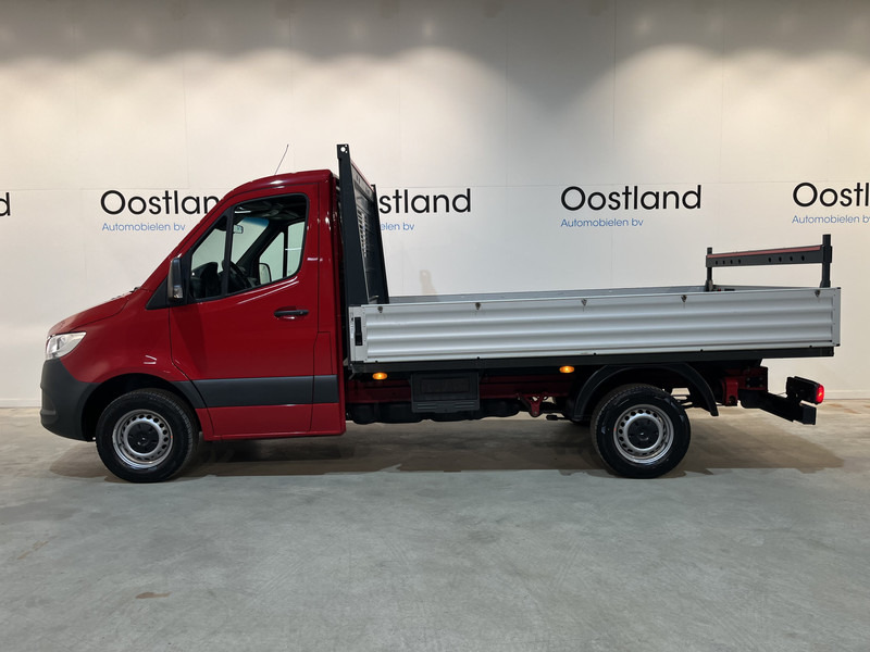 Mercedes-Benz Sprinter 317 CDI L2 RWD Automaat Open Laadbak / Euro 6 / Trekhaak 3500 KG / Airco / Cruise Control / CarPlay / Navigatie / 64.150 KM !! / BPM VRIJ !! - Van flatbed: gambar 4 Mercedes-Benz Sprinter 317 CDI L2 RWD Automaat Open Laadbak / Euro 6 / Trekhaak 3500 KG / Airco / Cruise Control / CarPlay / Navigatie / 64.150 KM !! / BPM VRIJ !! - Van flatbed: gambar 4