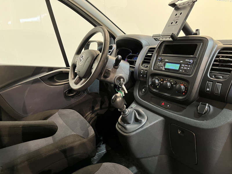 Opel Vivaro 1.6 CDTI L1H1 Servicebus / Inrichting / Euro 6 / Airco / Cruise Control / 3-Zits - Van kecil: gambar 3 Opel Vivaro 1.6 CDTI L1H1 Servicebus / Inrichting / Euro 6 / Airco / Cruise Control / 3-Zits - Van kecil: gambar 3