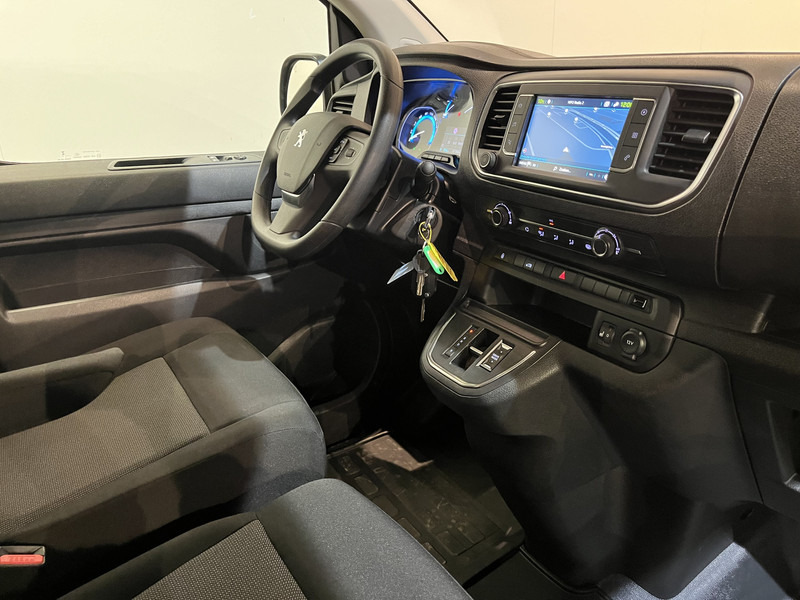 Peugeot e-Expert EV L2 75 kWh Servicebus / Inrichting / 100% Elektrisch / Airco / 220V. / Trekhaak / Camera / Cruise Control / Navigatie / CarPlay / 3-Zits 13.000 KM !! - Van kecil, Van listrik: gambar 3 Peugeot e-Expert EV L2 75 kWh Servicebus / Inrichting / 100% Elektrisch / Airco / 220V. / Trekhaak / Camera / Cruise Control / Navigatie / CarPlay / 3-Zits 13.000 KM !! - Van kecil, Van listrik: gambar 3