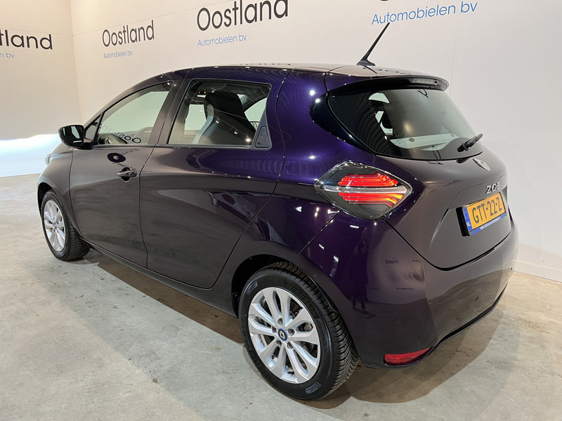 Renault ZOE R110 Experience 52 kWh (Huuraccu) / CarPlay / Camera / Airco / Cruise Control / LMV / Navigatie / 11.000 KM !! Prijs ex BTW € 11.500,- - Mobil: gambar 5 Renault ZOE R110 Experience 52 kWh (Huuraccu) / CarPlay / Camera / Airco / Cruise Control / LMV / Navigatie / 11.000 KM !! Prijs ex BTW € 11.500,- - Mobil: gambar 5