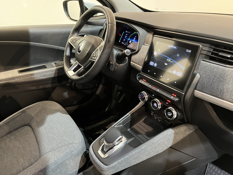 Renault ZOE R110 Experience 52 kWh (Incl. Accu) / CarPlay / Camera / Airco / Cruise Control / LMV / Navigatie / 26.300 KM !! Prijs ex BTW € 11.500,- - Mobil: gambar 4 Renault ZOE R110 Experience 52 kWh (Incl. Accu) / CarPlay / Camera / Airco / Cruise Control / LMV / Navigatie / 26.300 KM !! Prijs ex BTW € 11.500,- - Mobil: gambar 4
