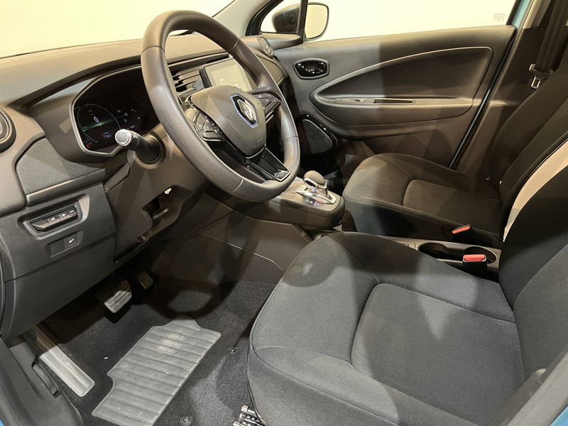 Renault ZOE R110 Life 52 kWh (Incl. Accu) / CarPlay / Airco / Cruise Control / 62.600 KM !! Prijs ex BTW € 11.500,- - Hatchback: gambar 4 Renault ZOE R110 Life 52 kWh (Incl. Accu) / CarPlay / Airco / Cruise Control / 62.600 KM !! Prijs ex BTW € 11.500,- - Hatchback: gambar 4