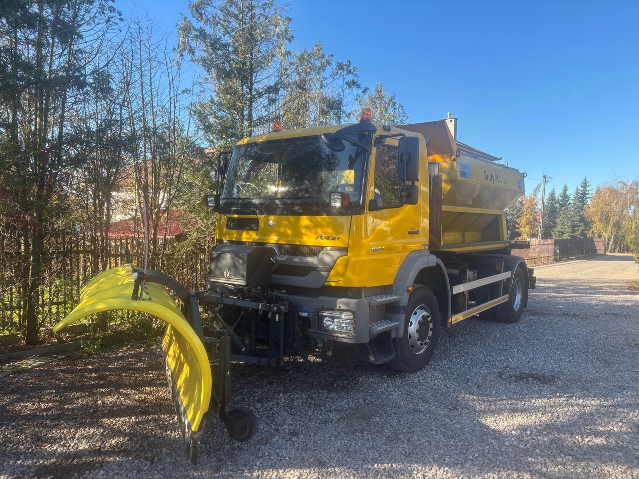 Mercedes AXOR 1824 4x2 Spreader/Gritter/Plough - Truk bajak salju: gambar 5 Mercedes AXOR 1824 4x2 Spreader/Gritter/Plough - Truk bajak salju: gambar 5