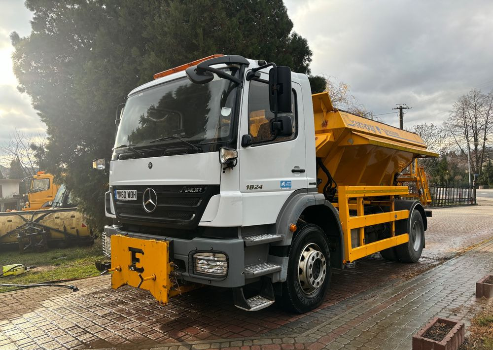 Mercedes-Benz Axor 4x2 piaskarka solarka econ schmidt 1824 e5 - Truk bajak salju: gambar 1 Mercedes-Benz Axor 4x2 piaskarka solarka econ schmidt 1824 e5 - Truk bajak salju: gambar 1