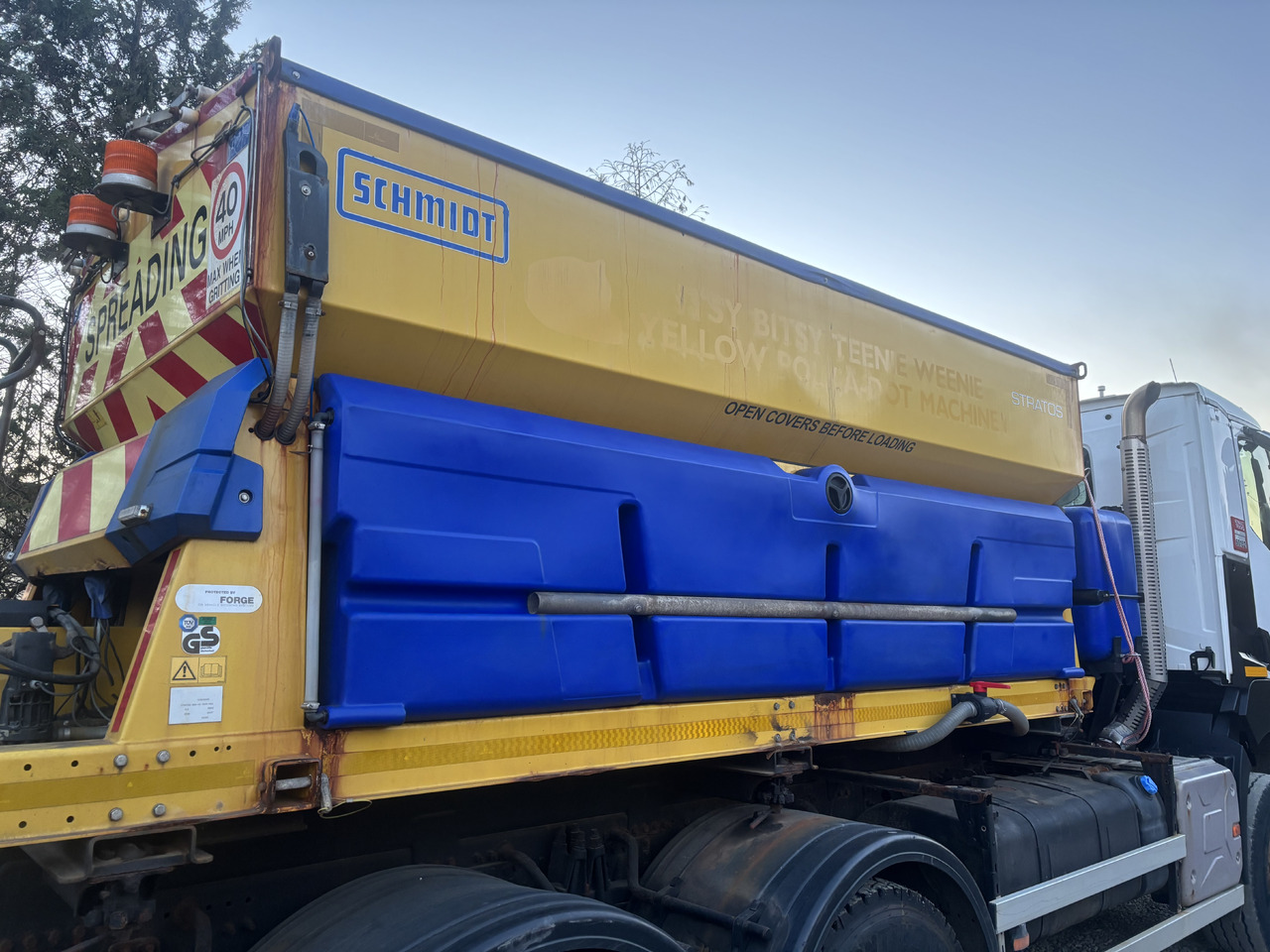 RENAULT K380 6x6 K380 6x6 SCHMIDT STRATOS III GRITTER/SPREADER PLOUGH - Truk bajak salju: gambar 2 RENAULT K380 6x6 K380 6x6 SCHMIDT STRATOS III GRITTER/SPREADER PLOUGH - Truk bajak salju: gambar 2