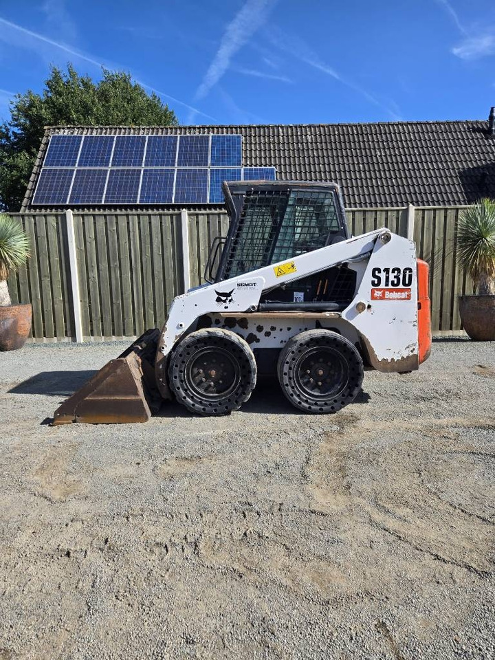 Bobcat S 130 - Skid steer: gambar 1 Bobcat S 130 - Skid steer: gambar 1