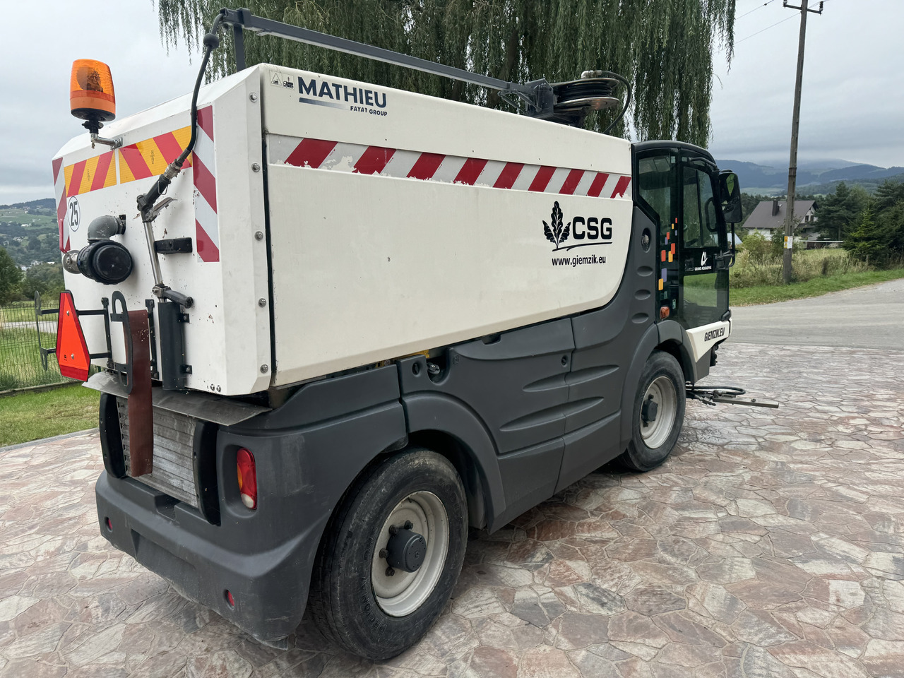 MATHIEU Grand Aquadyne 4000 water truck sprayer HP washer - Penyapu jalan: gambar 2 MATHIEU Grand Aquadyne 4000 water truck sprayer HP washer - Penyapu jalan: gambar 2
