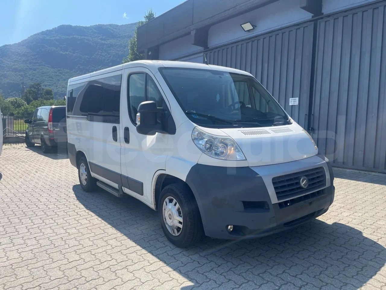 Fiat Ducato - Bus mini, Van penumpang: gambar 1 Fiat Ducato - Bus mini, Van penumpang: gambar 1