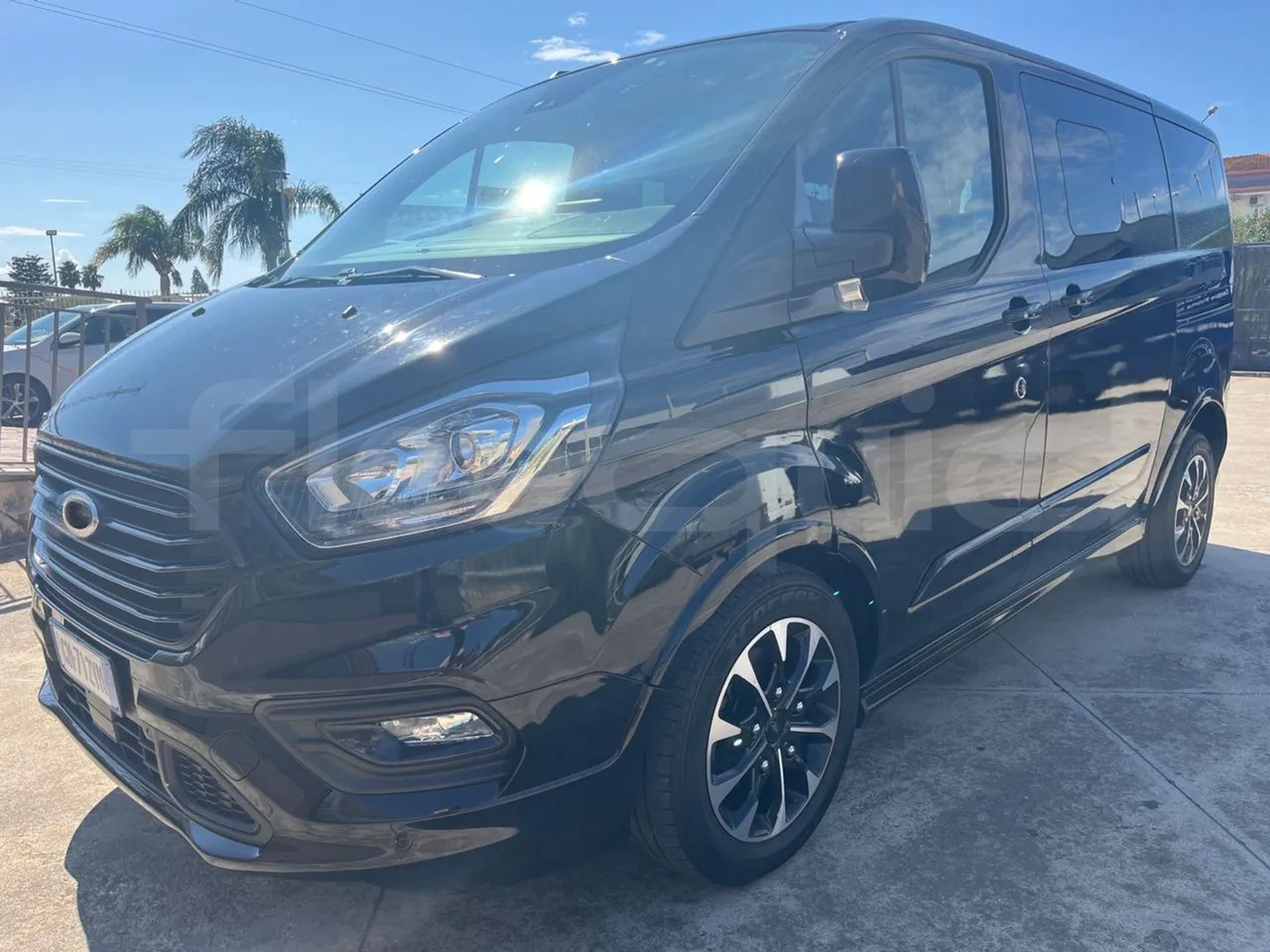 Ford Tourneo Custom - Bus mini, Van penumpang: gambar 4 Ford Tourneo Custom - Bus mini, Van penumpang: gambar 4