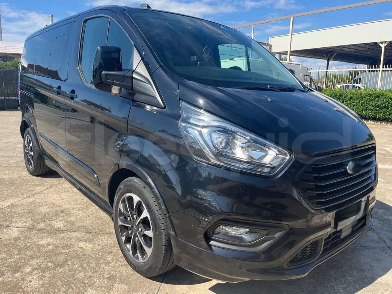 Ford Tourneo Custom - Bus mini, Van penumpang: gambar 1 Ford Tourneo Custom - Bus mini, Van penumpang: gambar 1