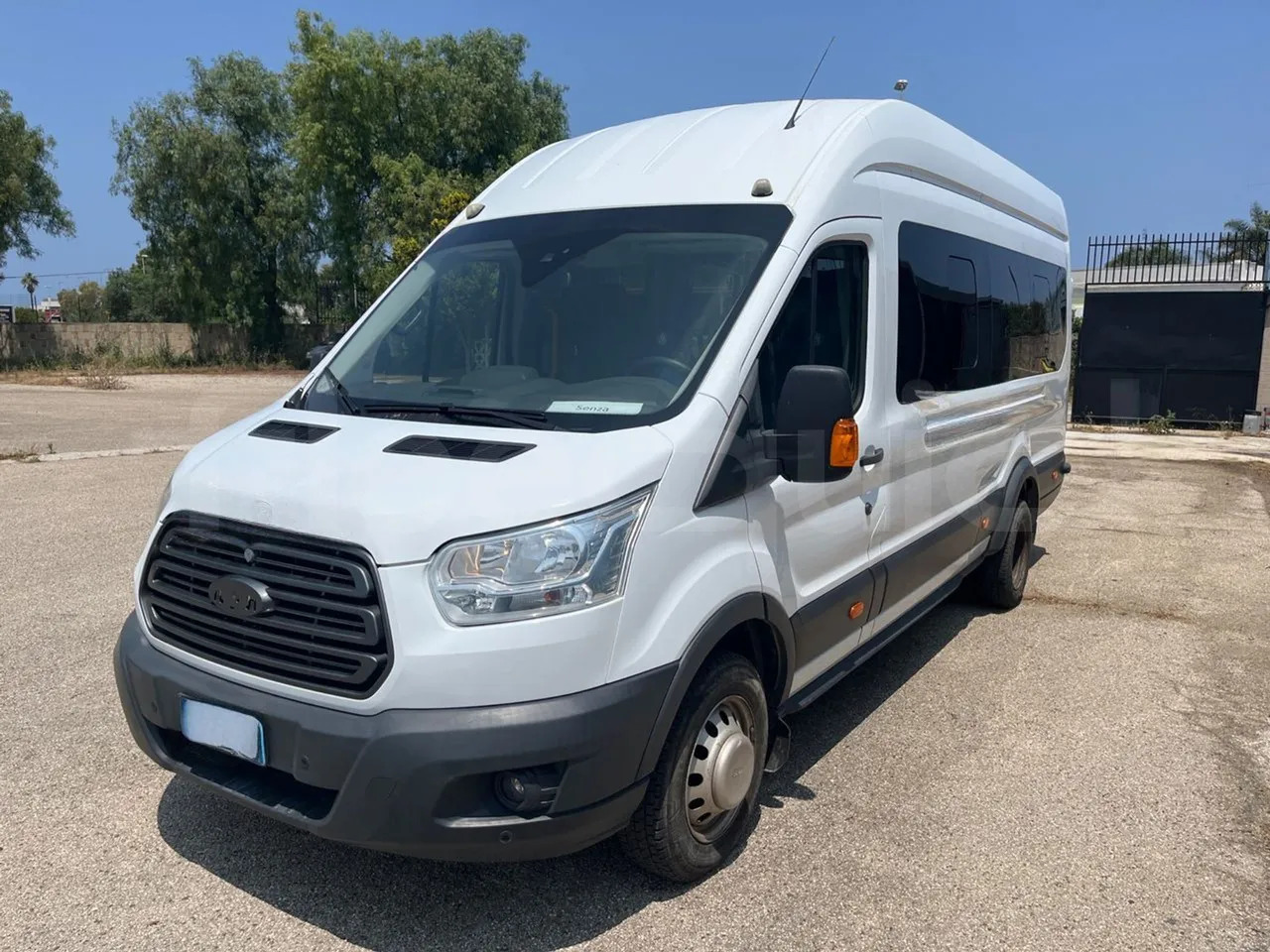 Ford Transit - Bus mini, Van penumpang: gambar 4 Ford Transit - Bus mini, Van penumpang: gambar 4