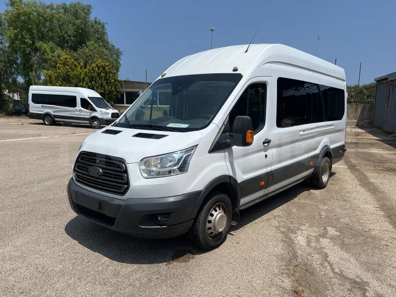 Ford Transit - Bus mini, Van penumpang: gambar 4 Ford Transit - Bus mini, Van penumpang: gambar 4