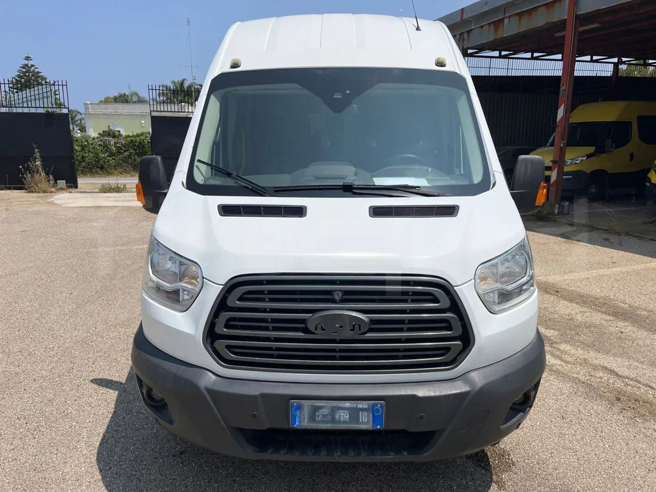 Ford Transit - Bus mini, Van penumpang: gambar 2 Ford Transit - Bus mini, Van penumpang: gambar 2
