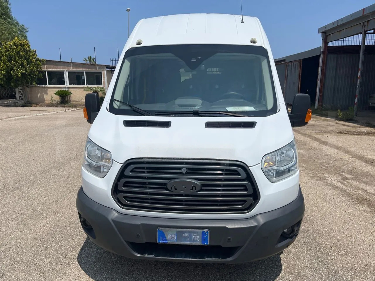 Ford Transit - Bus mini, Van penumpang: gambar 2 Ford Transit - Bus mini, Van penumpang: gambar 2