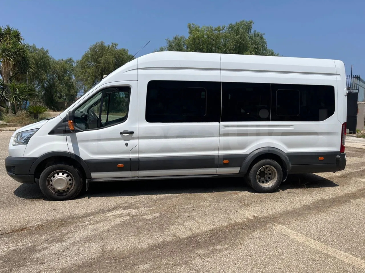 Ford Transit - Bus mini, Van penumpang: gambar 5 Ford Transit - Bus mini, Van penumpang: gambar 5