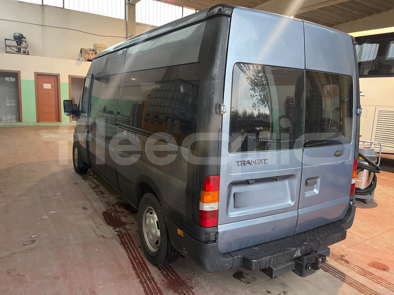 Ford Transit - Bus mini, Van penumpang: gambar 5 Ford Transit - Bus mini, Van penumpang: gambar 5