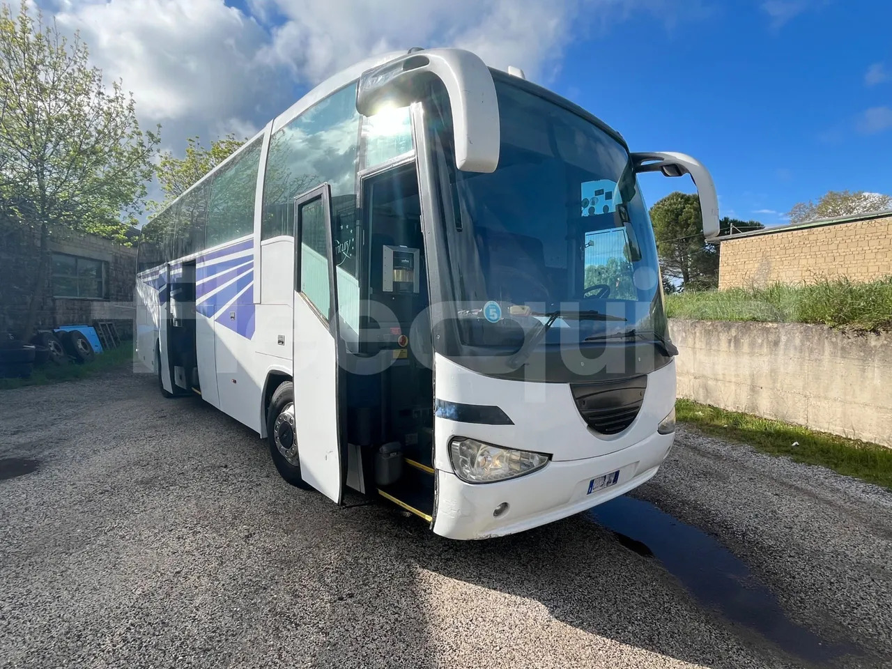 Irizar Scania Century - Bus pariwisata: gambar 1 Irizar Scania Century - Bus pariwisata: gambar 1
