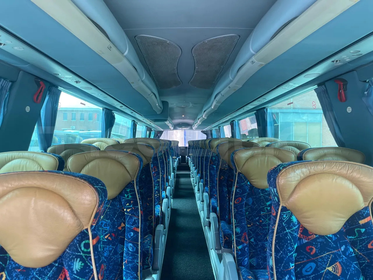 Bus pariwisata Irizar Scania: gambar 20