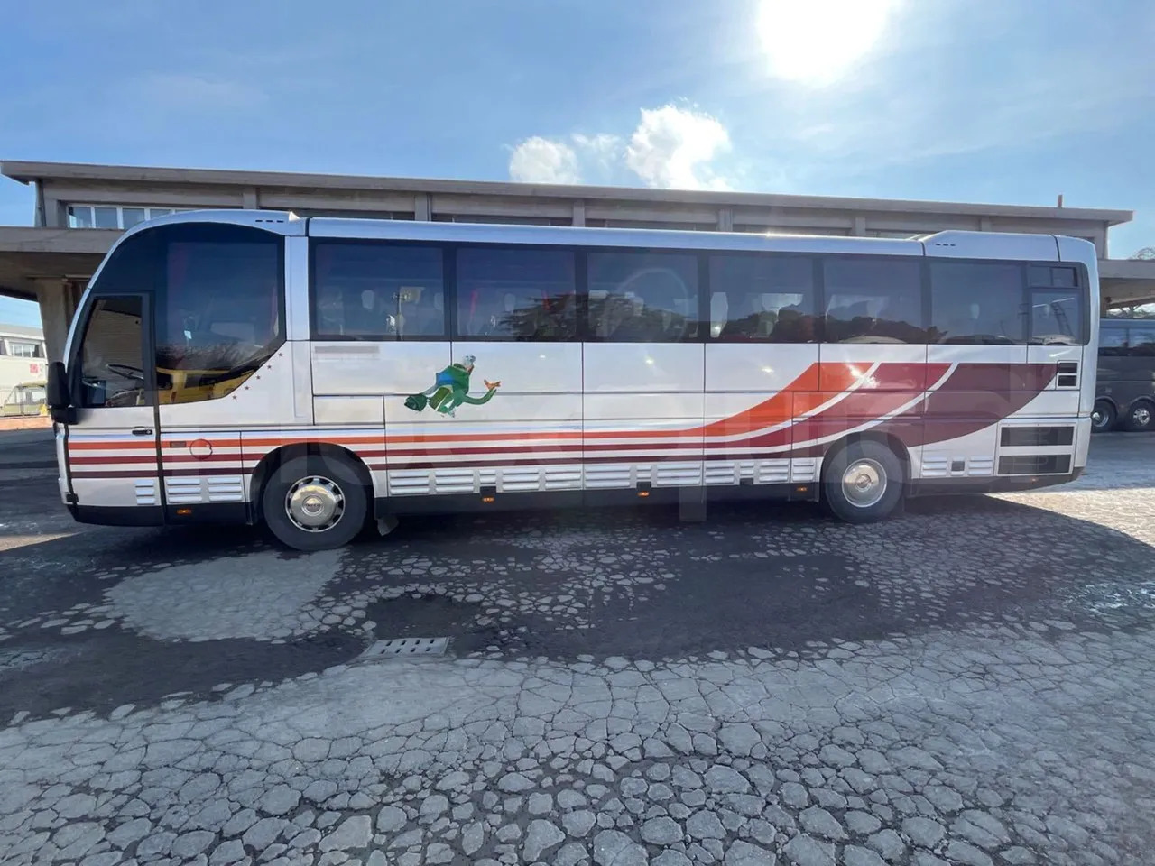 Iveco 380 - Bus pariwisata: gambar 3 Iveco 380 - Bus pariwisata: gambar 3
