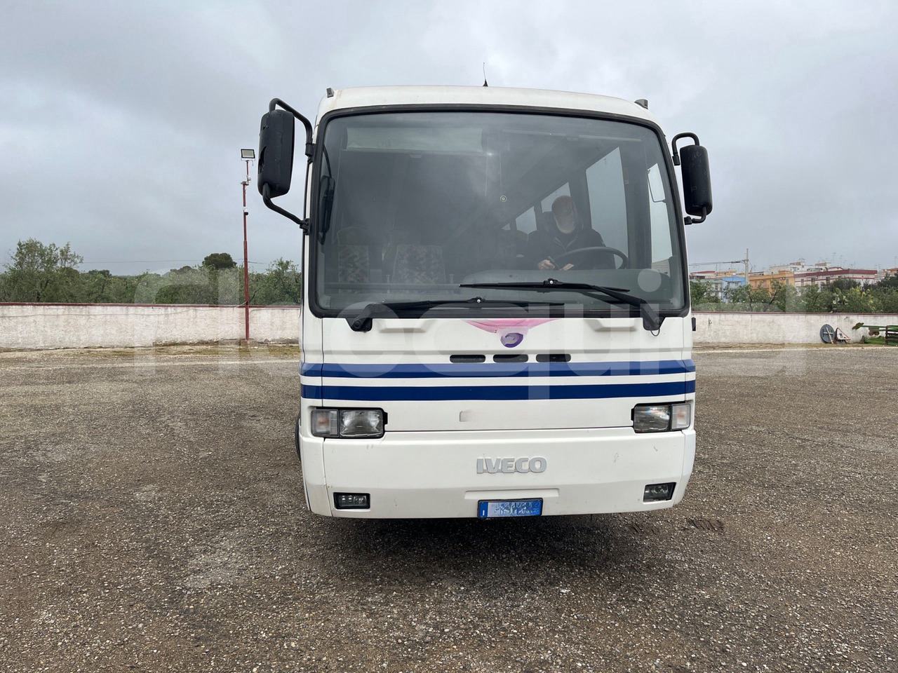 Iveco 380 - Bus pariwisata: gambar 2 Iveco 380 - Bus pariwisata: gambar 2