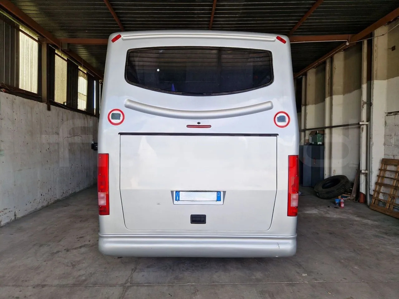 Iveco 65C15/70 - Bus pariwisata: gambar 4 Iveco 65C15/70 - Bus pariwisata: gambar 4
