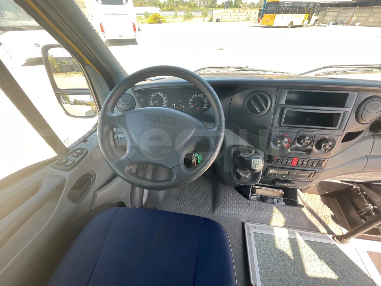 Bus sekolah Iveco A50: gambar 20