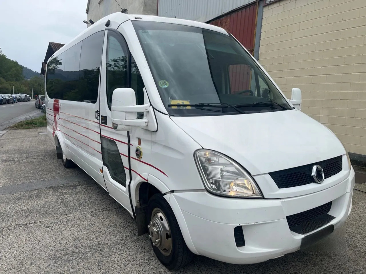 Iveco A50C17 - Bus mini, Van penumpang: gambar 1 Iveco A50C17 - Bus mini, Van penumpang: gambar 1