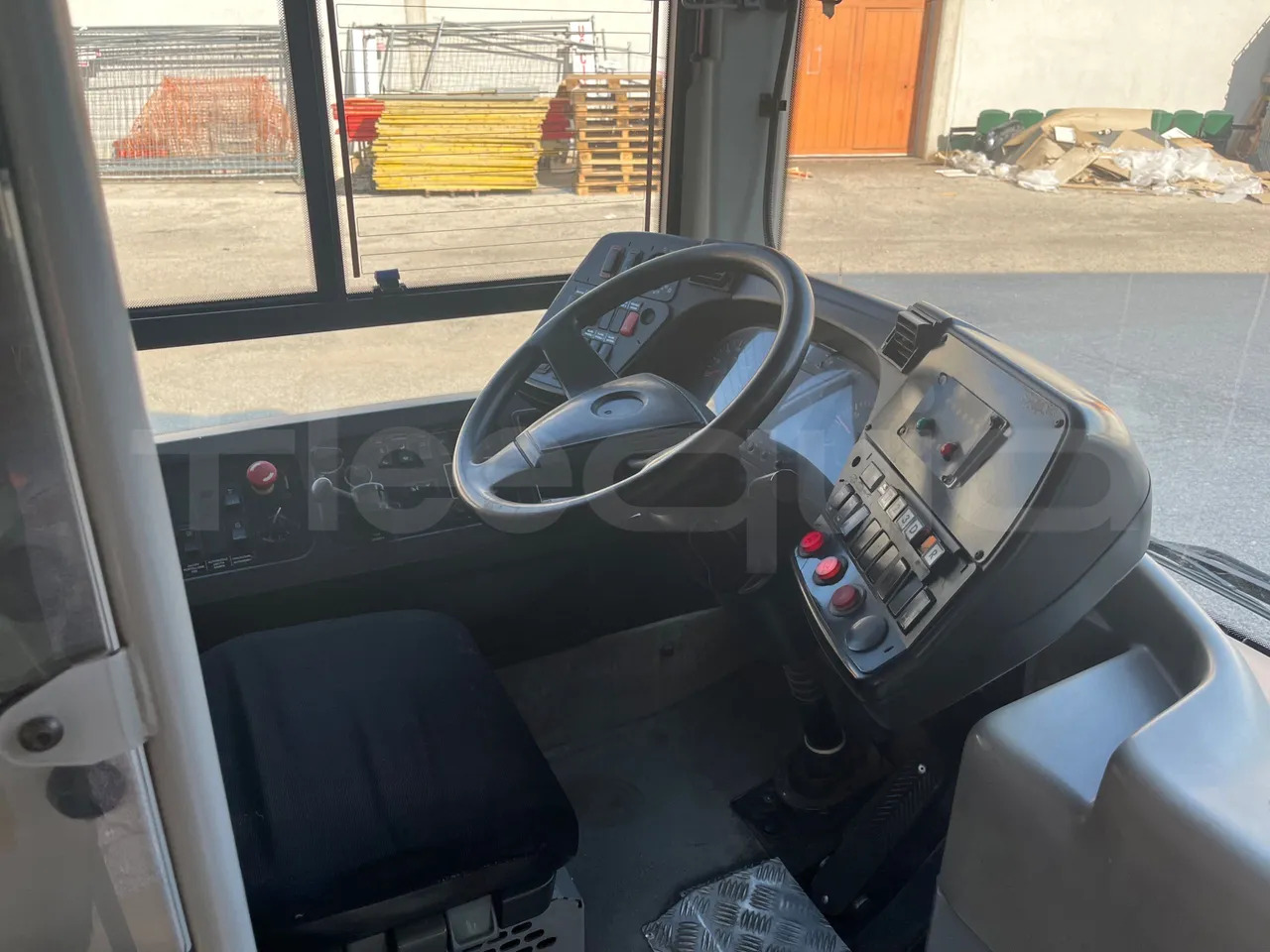 Bus kota Iveco Citelis: gambar 20