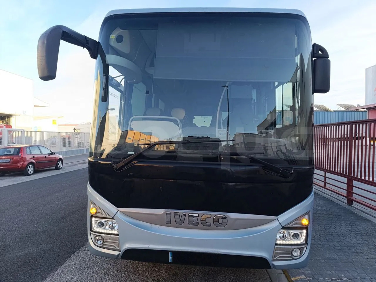 Iveco Crossway - Bus pariwisata: gambar 2 Iveco Crossway - Bus pariwisata: gambar 2