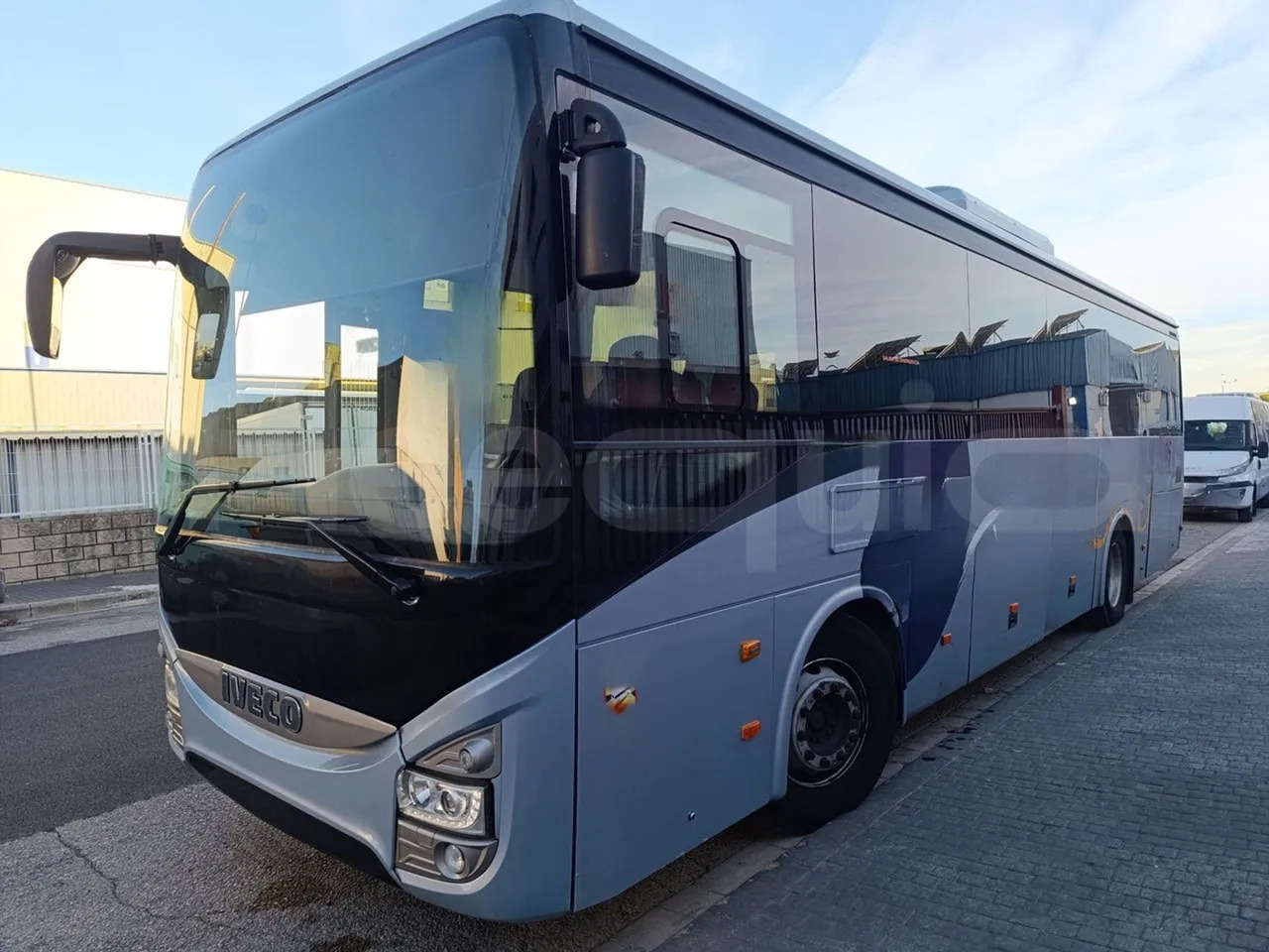Iveco Crossway - Bus pariwisata: gambar 4 Iveco Crossway - Bus pariwisata: gambar 4