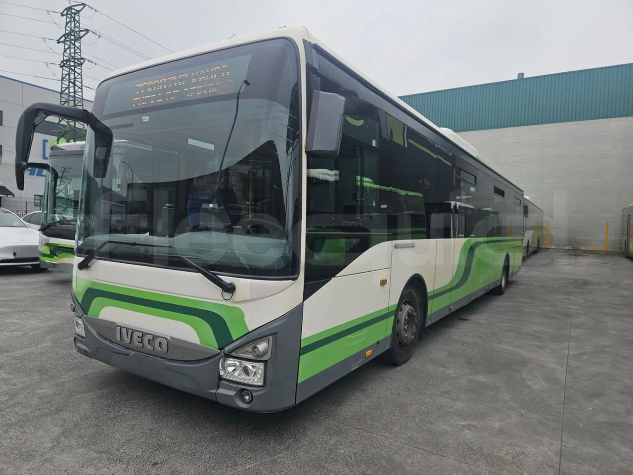 Iveco Crossway Low Entry - Bus kota: gambar 4 Iveco Crossway Low Entry - Bus kota: gambar 4