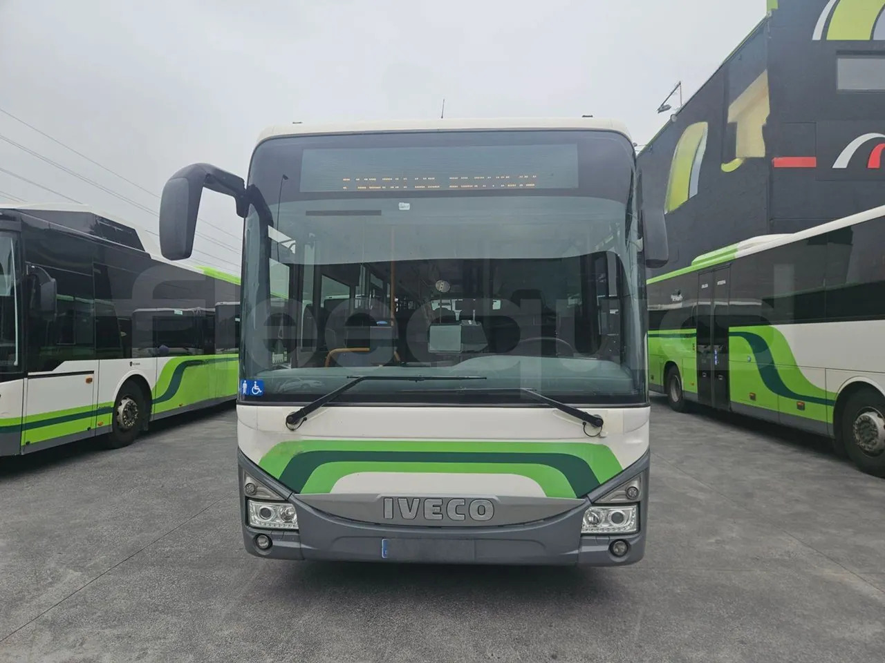 Iveco Crossway Low Entry - Bus kota: gambar 2 Iveco Crossway Low Entry - Bus kota: gambar 2