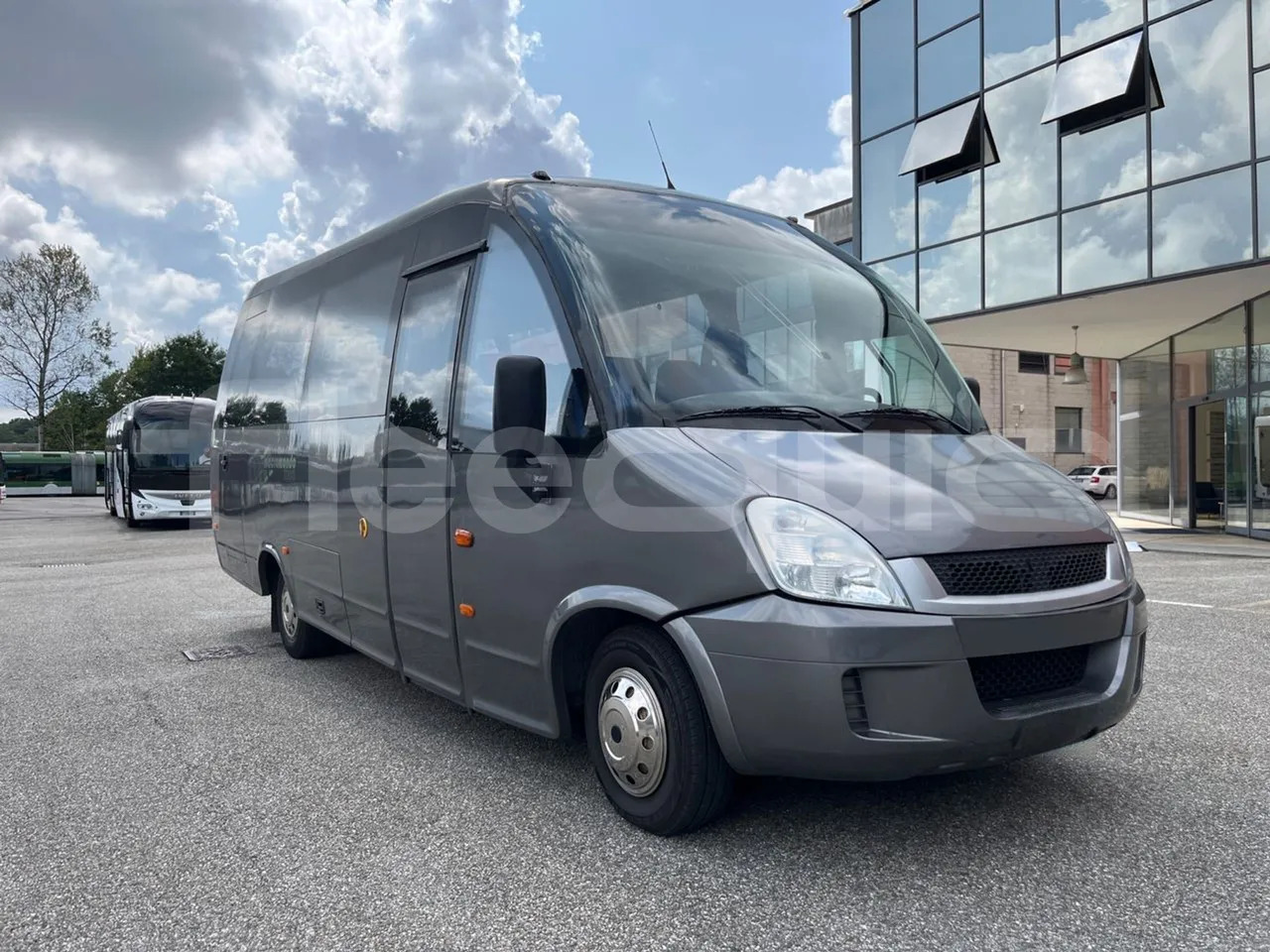 Iveco Daily - Bus pariwisata: gambar 1 Iveco Daily - Bus pariwisata: gambar 1