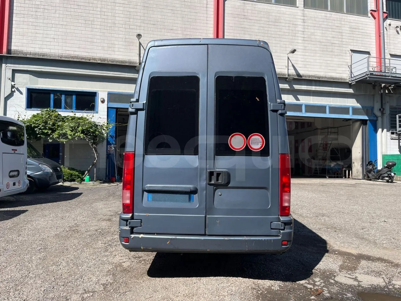 Iveco Daily - Bus mini, Van penumpang: gambar 5 Iveco Daily - Bus mini, Van penumpang: gambar 5